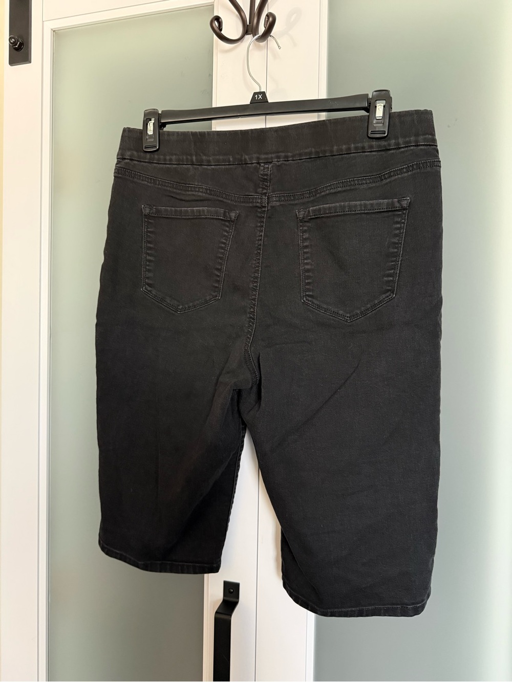 Nine West Bermuda Shorts - Picture 2 of 5